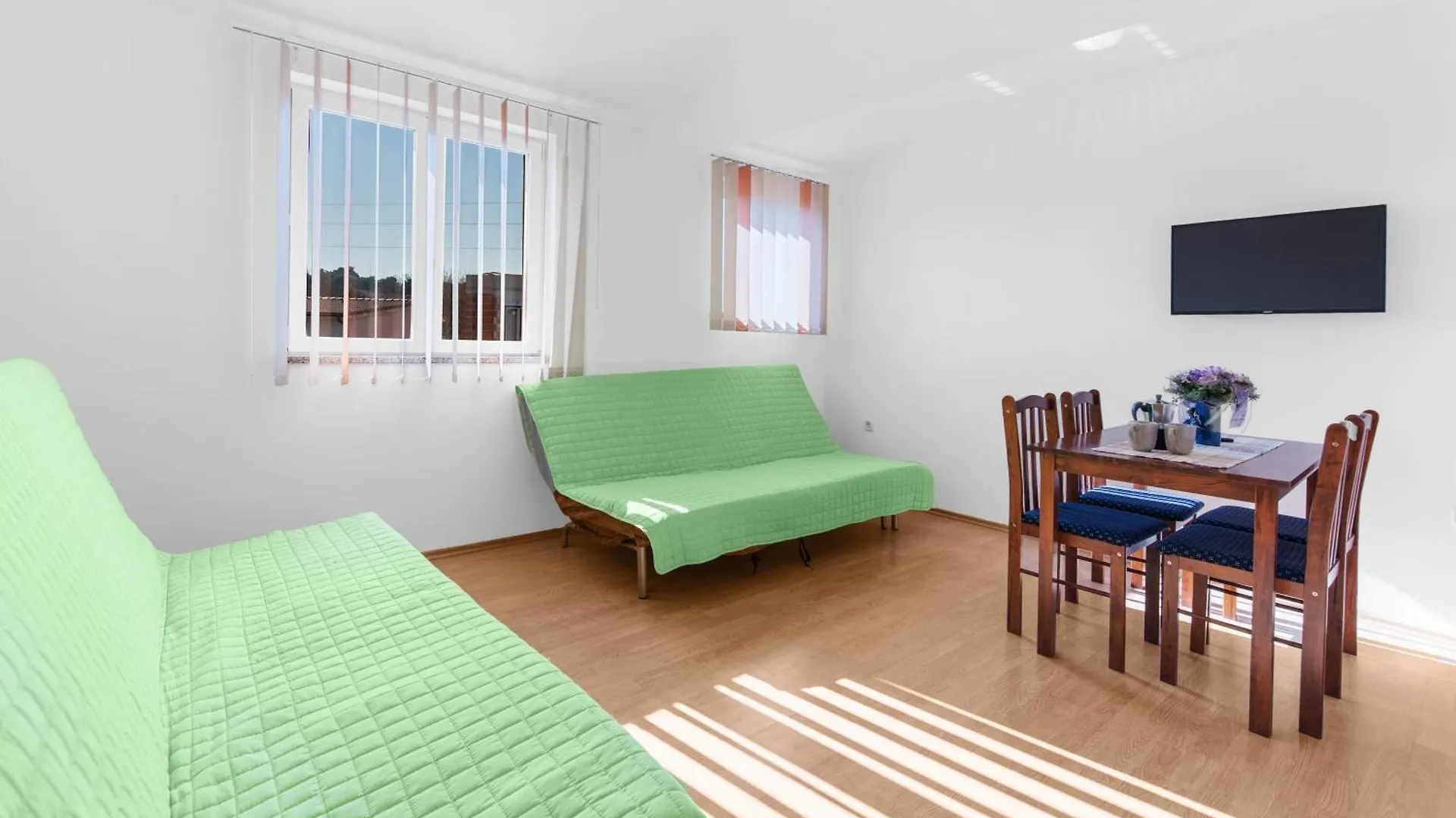 Apartmani Mare Fazana 0*,  Croatia
